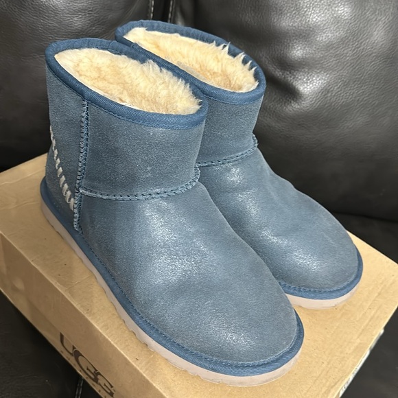Ugg Classic Mini Boots - Picture 2 of 11